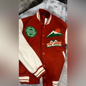 Zara Alpine Valley Varsity Jacket
BRAND NEW